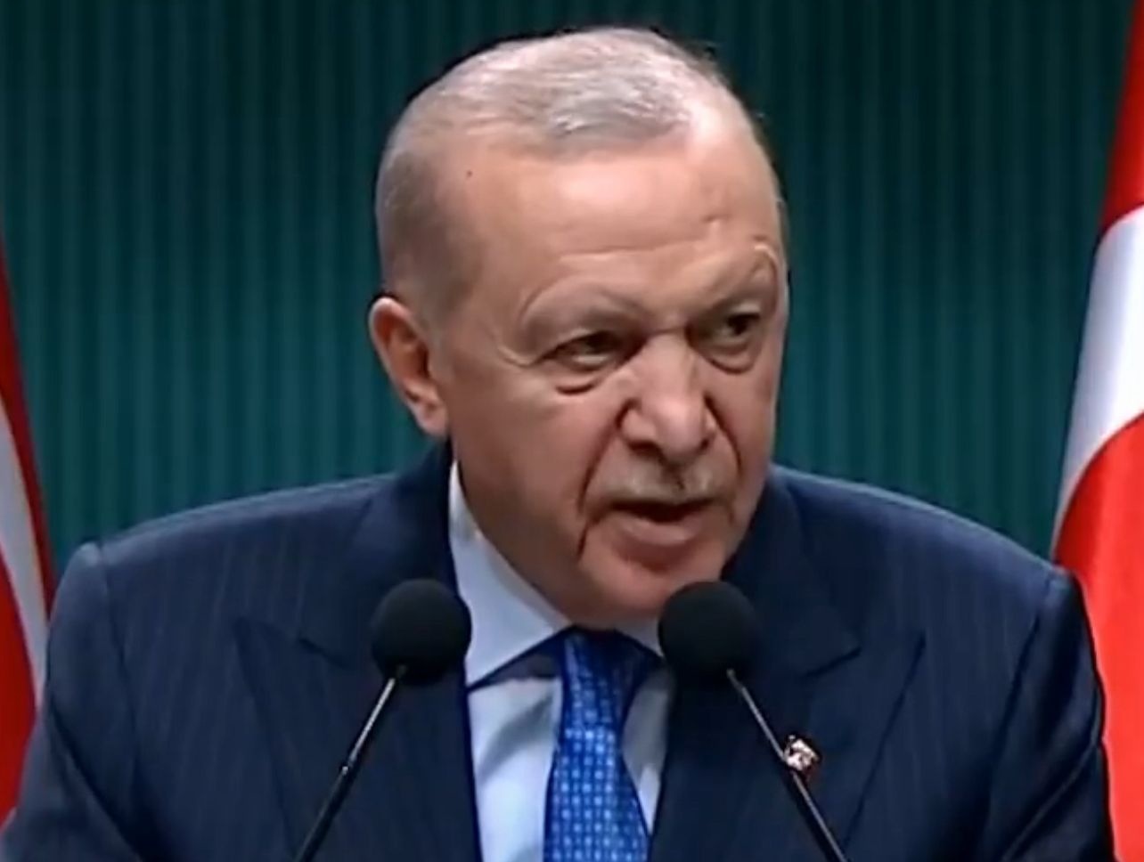 أردوغان يعلن عطلة عيد الأضحى 9 أيام وقرضاً يصل إلى 250 ألف ليرة لدعم الزواج مع حوافز للإنجاب – عكس السير