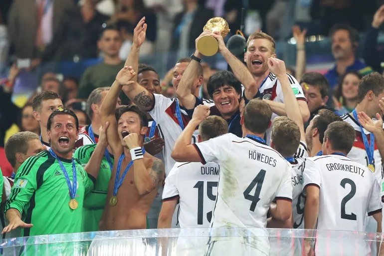 لوف يتوقع طرفي نهائي كأس العالم 2026 – عكس السير