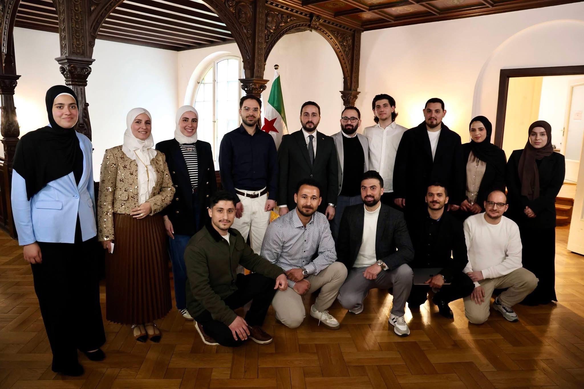 سفارة سوريا في برلين تبحث مع طلاب سوريين أوضاعهم والتحديات التي تواجههم في ألمانيا – عكس السير