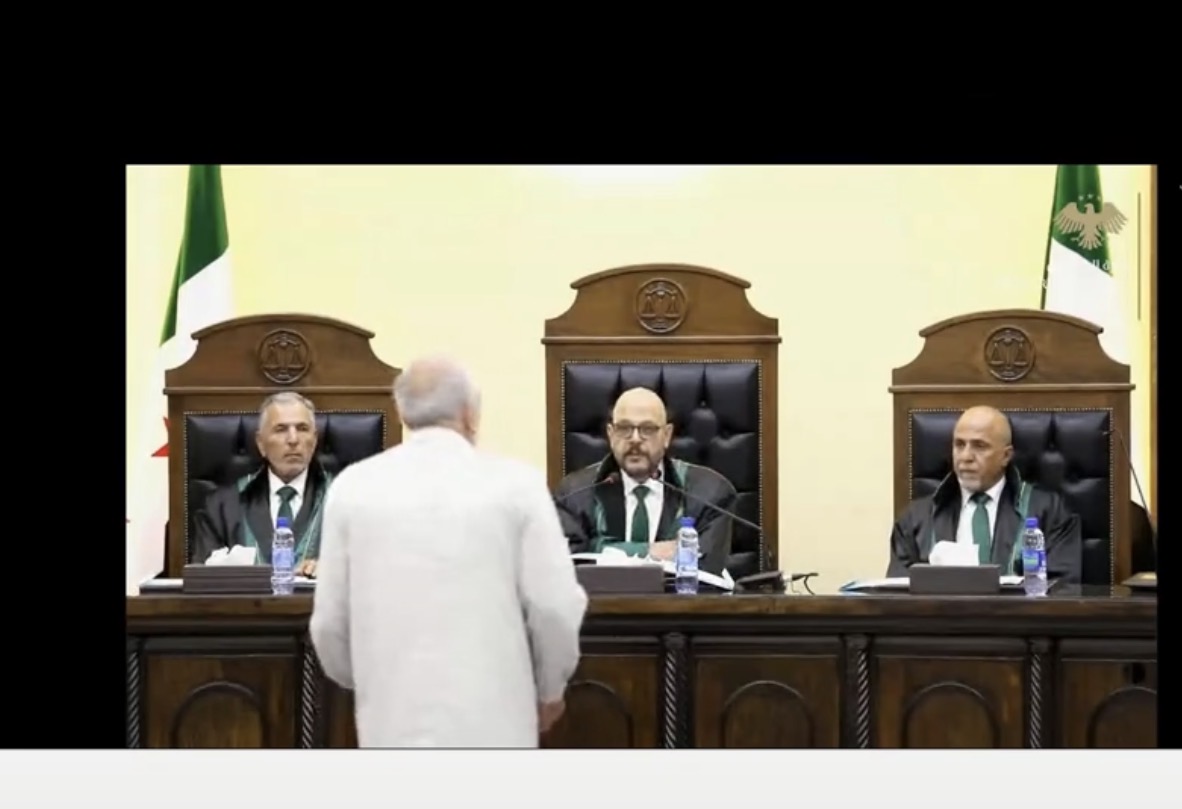 دمشق: استئناف محاكمة أحمد حسون والاستماع إلى شهود الحق العام